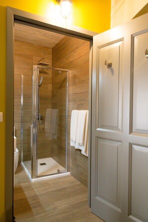 Studio, Annex Building | Bathroom | Shower, rainfall showerhead, free toiletries, hair dryer