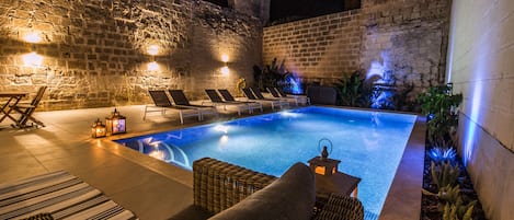 Outdoor pool, pool loungers