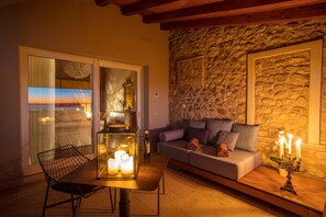 Suite, Balcony, Lake View | Living area | Flat-screen TV, heated floors - Quercia Belvedere Relais (Bardolino)