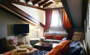 Kamar Double Deluks, lantai mezzanine | 1 kamar tidur, seprai premium, minibar, dan brankas