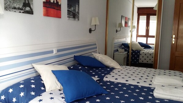 Camera con letto matrimoniale o 2 letti singoli | Una cassaforte in camera, culle/letti per bambini (gratuiti)