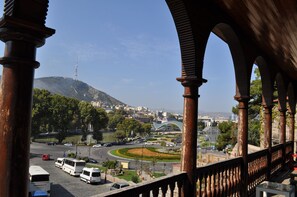 View from room - Tiflis Metekhi Hotel (Tbilisi)