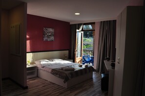 Standard Triple Room, Balcony, City View