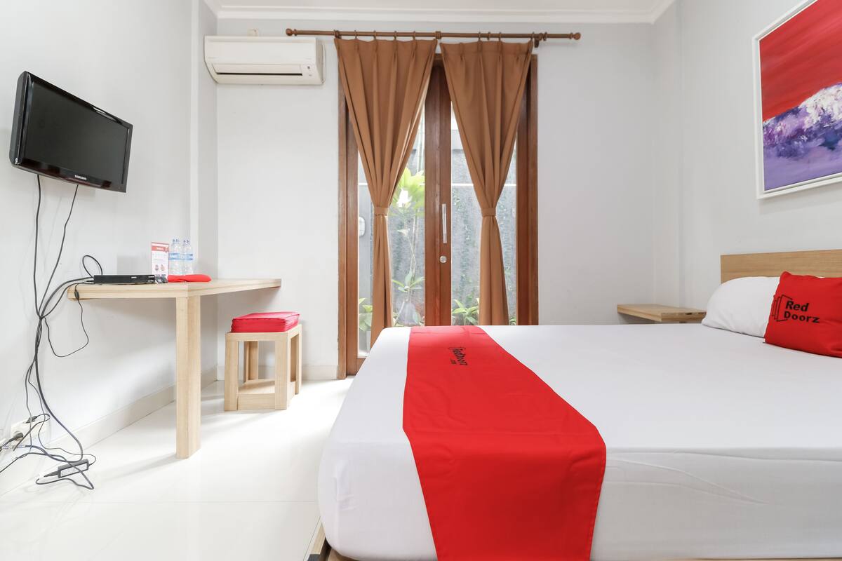 Economy Double Room | Desk, blackout drapes, WiFi (free)