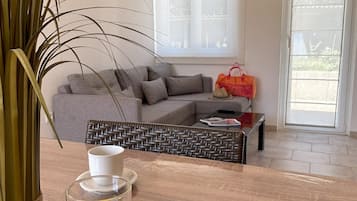 Maison Design, 2 chambres | Coin séjour | Télévision à écran plat
