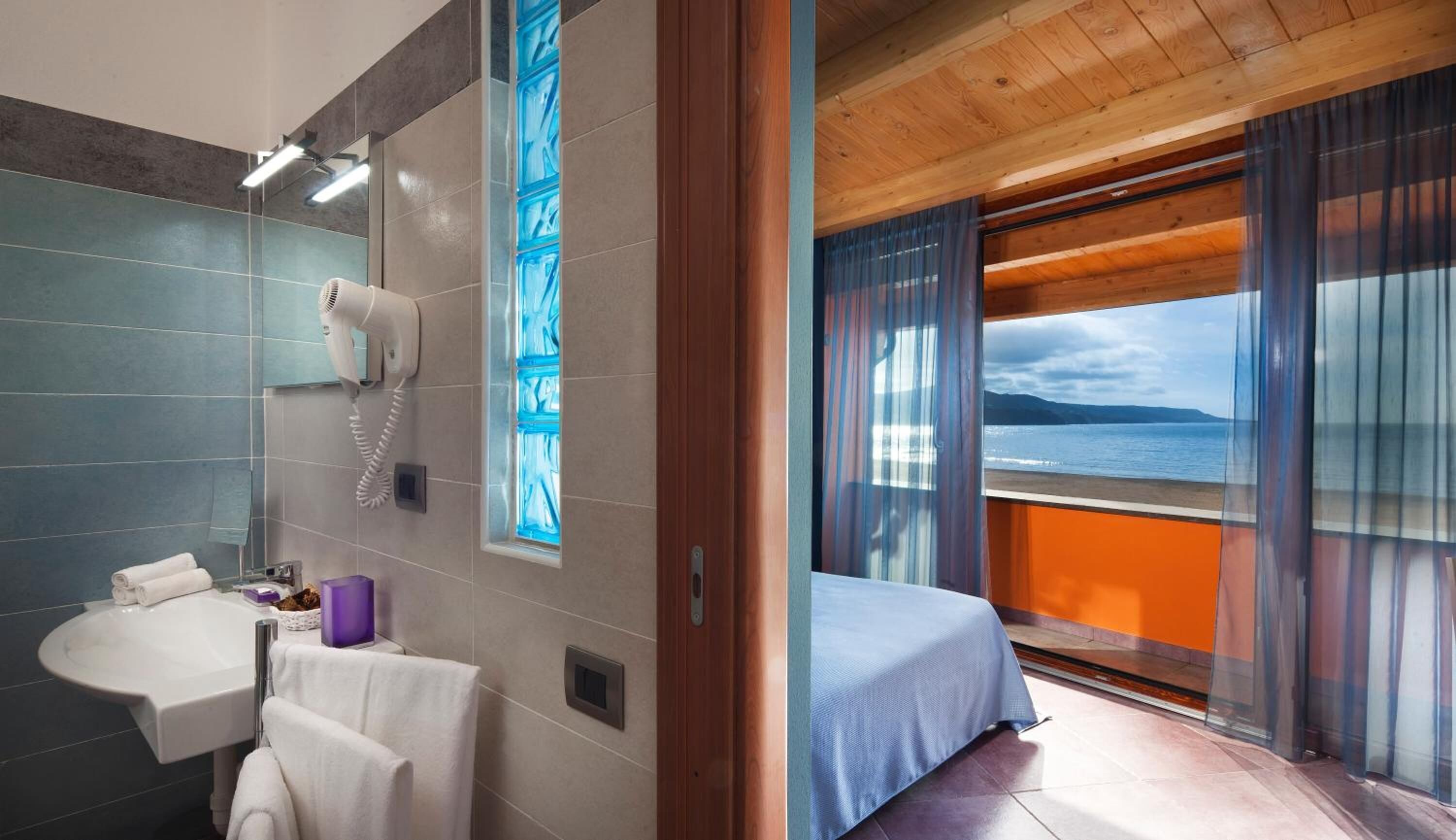 1 bedroom, minibar, in-room safe, desk