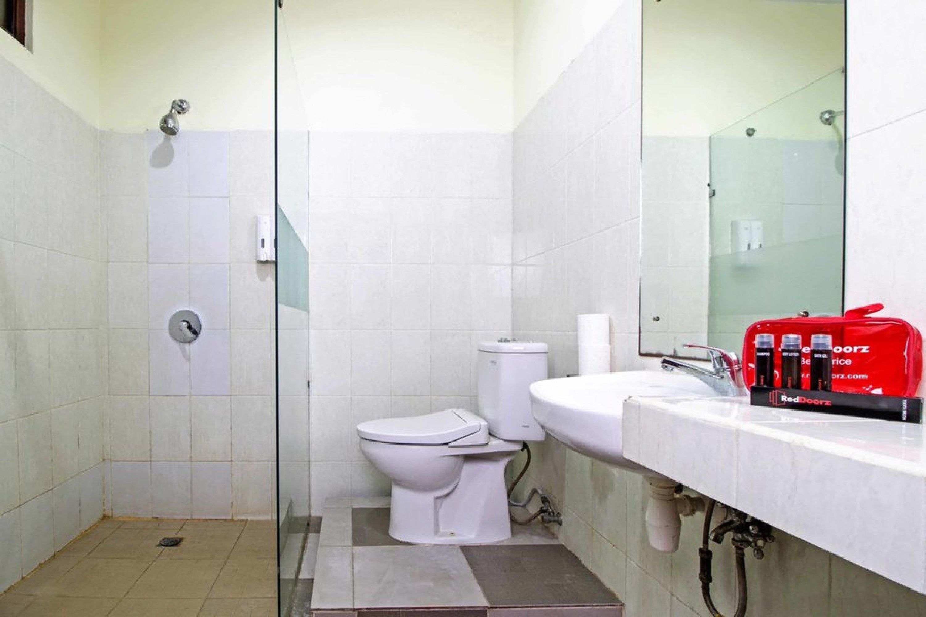 Foto - RedDoorz at Benesari 2 Legian