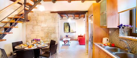 Duplex, 2 Bedrooms, Mountain View | Private kitchen | Full-size fridge, oven, stovetop, coffee/tea maker