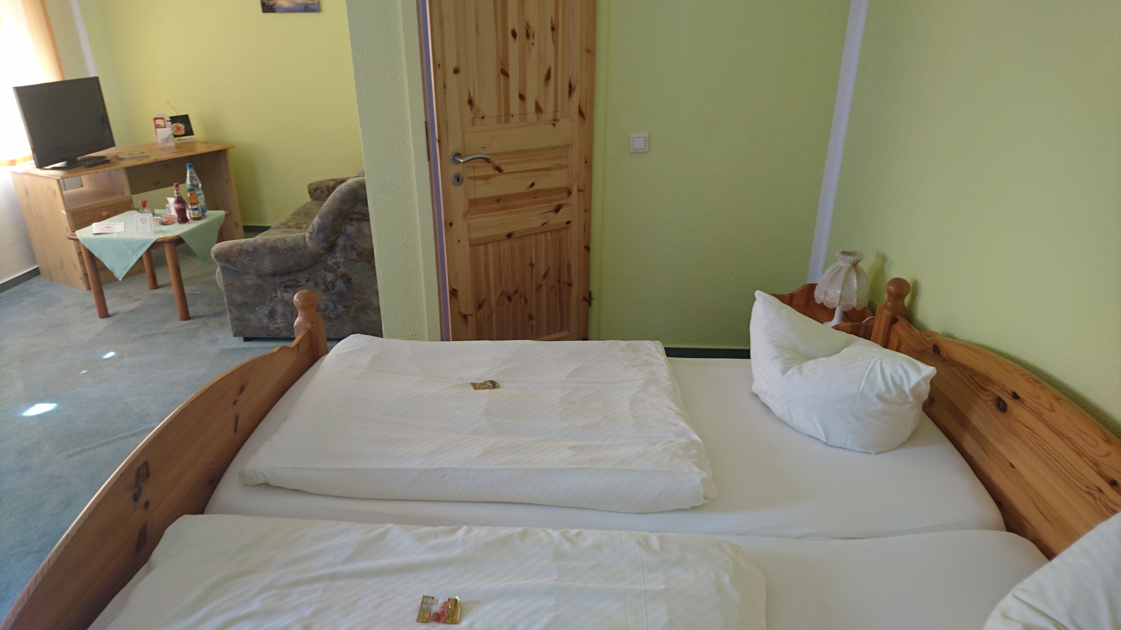 Quarto triplo conforto | Cofres nos quartos, escrivaninha, berços (sobretaxa)