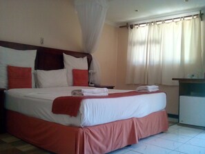 Caja de seguridad en la habitación, escritorio y wifi gratis