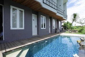 Outdoor pool - RedDoorz @ Pecatu Ungasan (Ungasan)