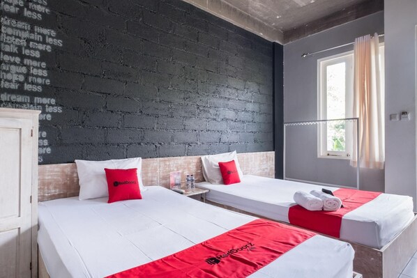 Desk, free WiFi, bed sheets