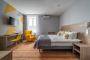 Fer et planche à repasser, lits bébé (gratuits)