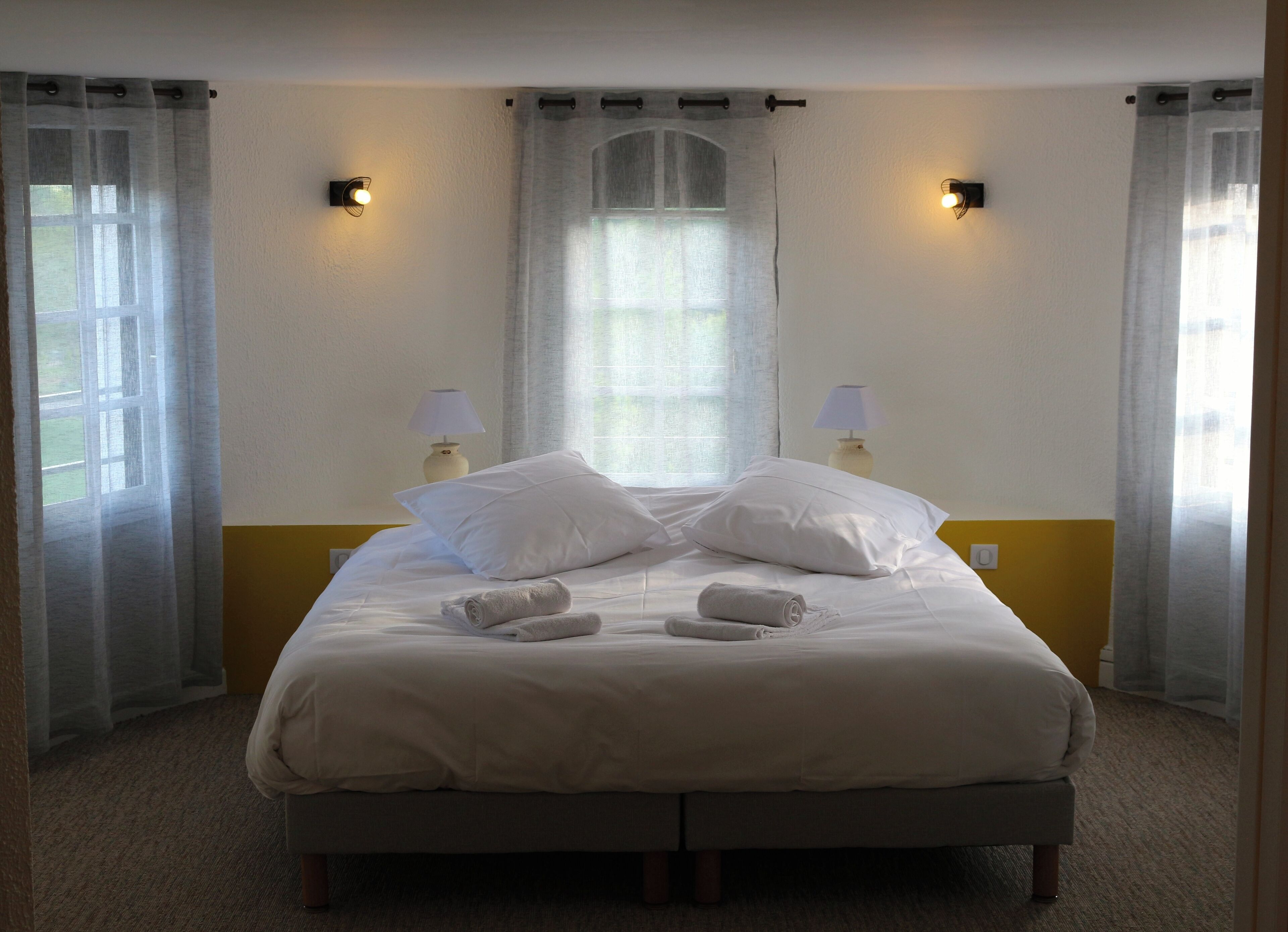 elite room, 1 queen bed, valley view | valley view