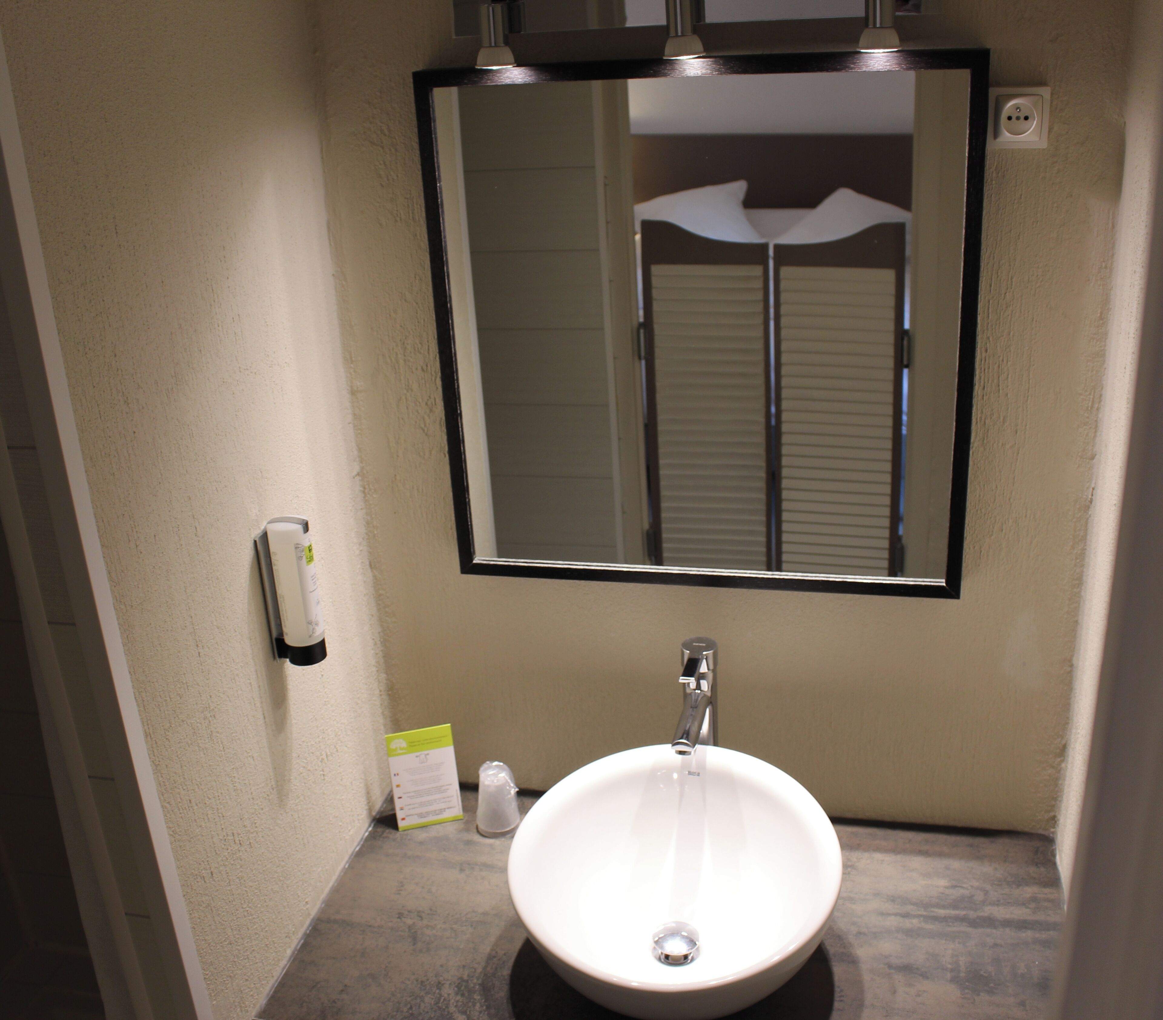 superior double room, terrace | bathroom | free toiletries, hair dryer, towels, soap