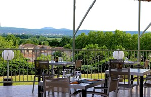 Terrace/patio - Hôtel de Vacances de la Vignasse (Chandolas)