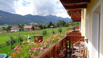 Economy-Apartment, 2 Schlafzimmer, Nichtraucher, Bergblick | Blick von der Unterkunft