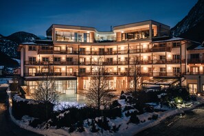 Front of property - Post Family Resort (Unken)