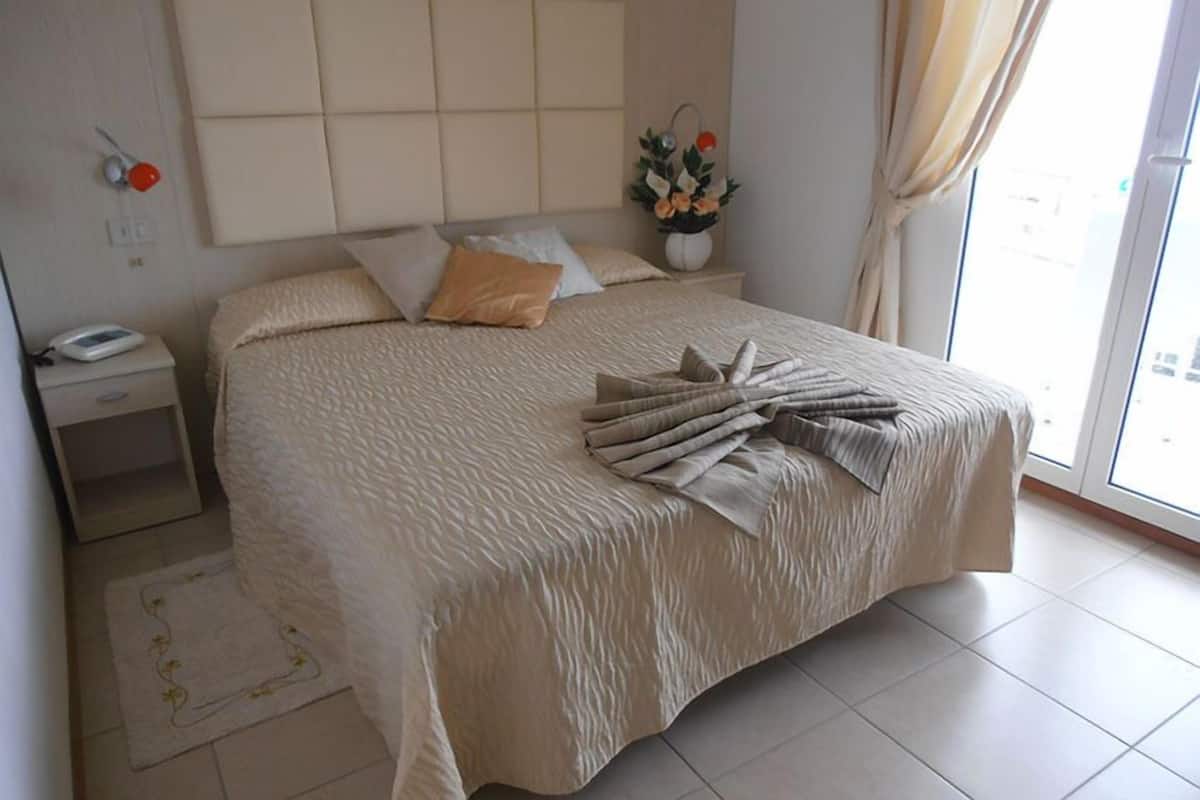 double or twin room | 1 bedroom, in-room safe, desk, cots/infant beds