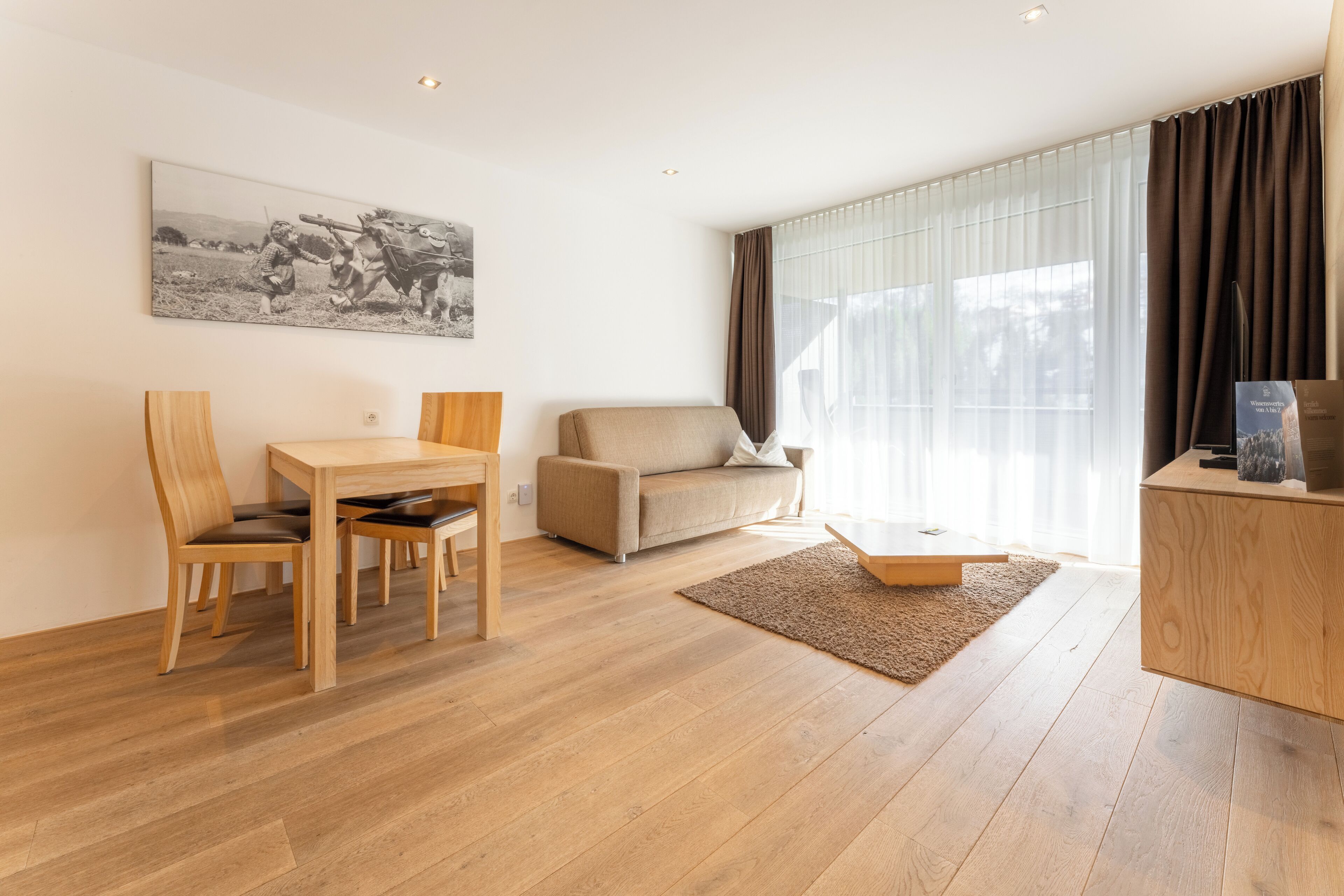 Lägenhet Comfort - 2 sovrum - balkong - utsikt mot bergen | Vardagsrum | Smart-tv och golvvärme