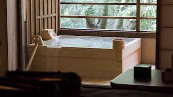 Quadruple Room | Down duvets, in-room safe, free WiFi