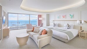 Habitación triple de lujo, 3 habitaciones, para no fumadores, vista al mar | Minibar, caja de seguridad en la habitación, wifi gratis y ropa de cama