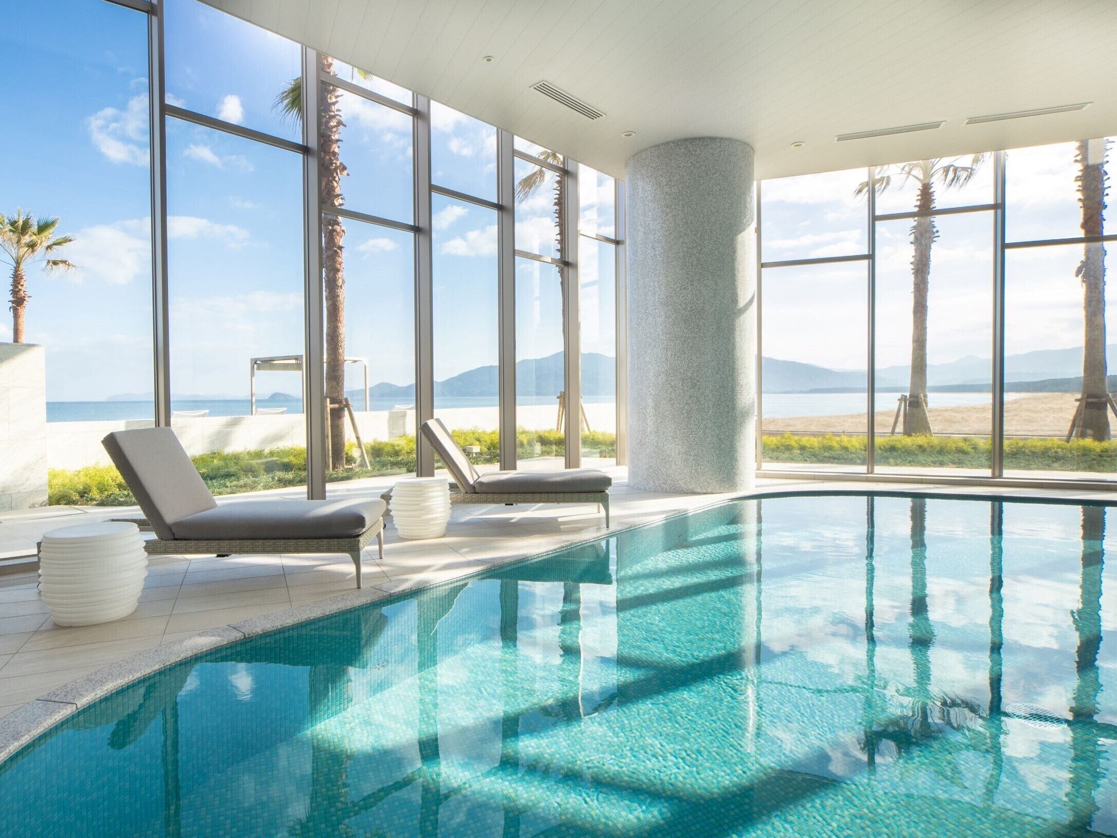 separate bathtub and shower, free toiletries, hair dryer, slippers