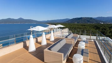 Sun deck