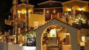 Ảnh chưa phân loại, 2 trong số 235 ảnh, nút