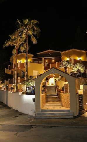 Fachada da propriedade