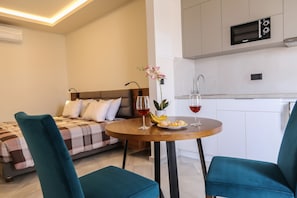 Deluxe Studio (4)