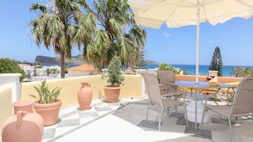 Maisonette, 1 Doppelbett, Veranda, Meerblick | Terrasse/Patio