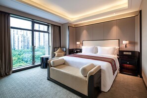 ห้องพัก, เตียงคิงไซส์ 1 เตียง, สูบบุหรี่ได้ | เครื่องนอนป้องกันสารก่อภูมิแพ้, มินิบาร์, ตู้นิรภัยในห้องพัก, โต๊ะทำงาน