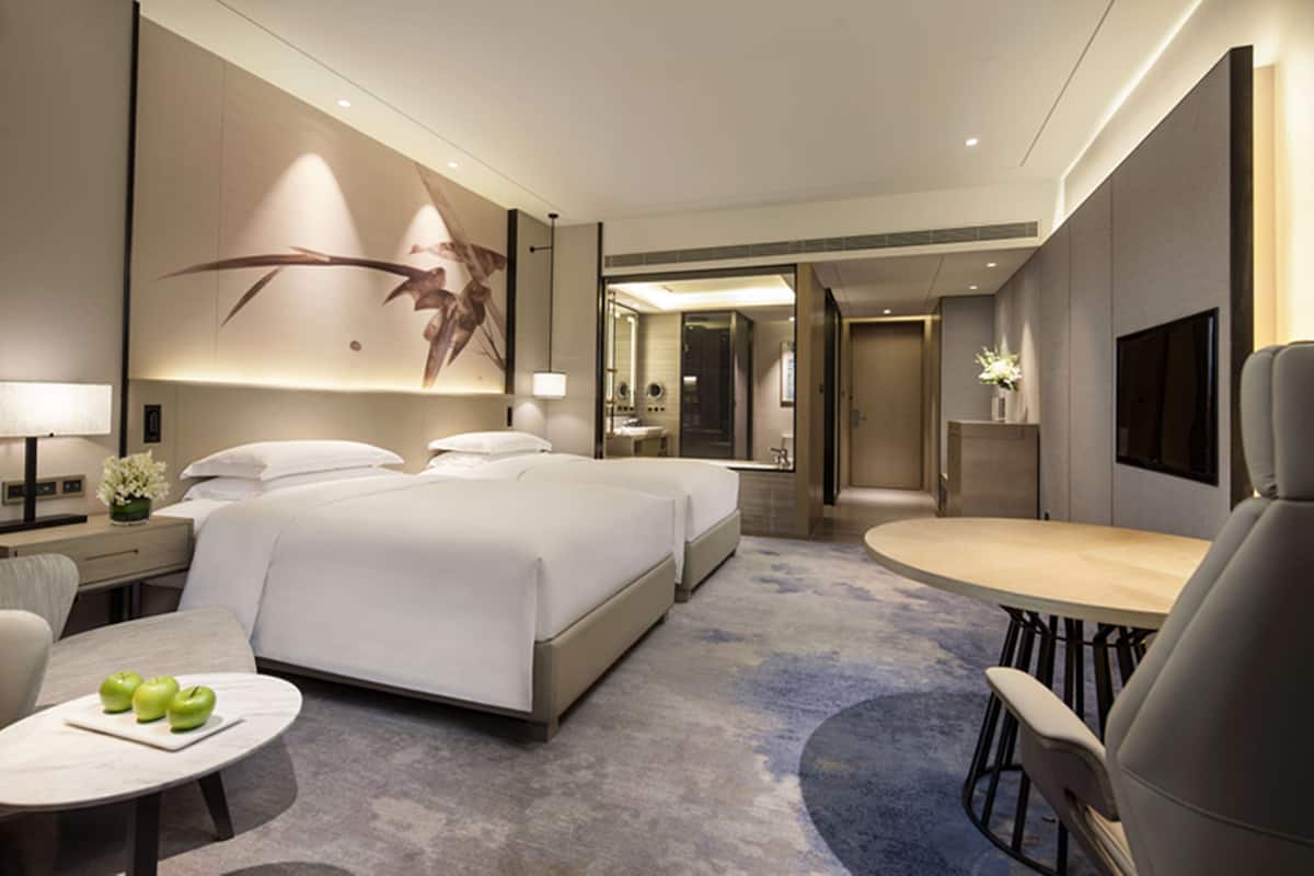 Twin Guest Room | Premium bedding, down comforters, memory foam beds, minibar