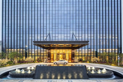 DoubleTree by Hilton Hotel Shenzhen Longhua