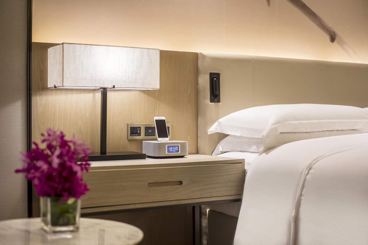 Sengetøy av topp kvalitet, dundyner, memory foam-senger og minibar