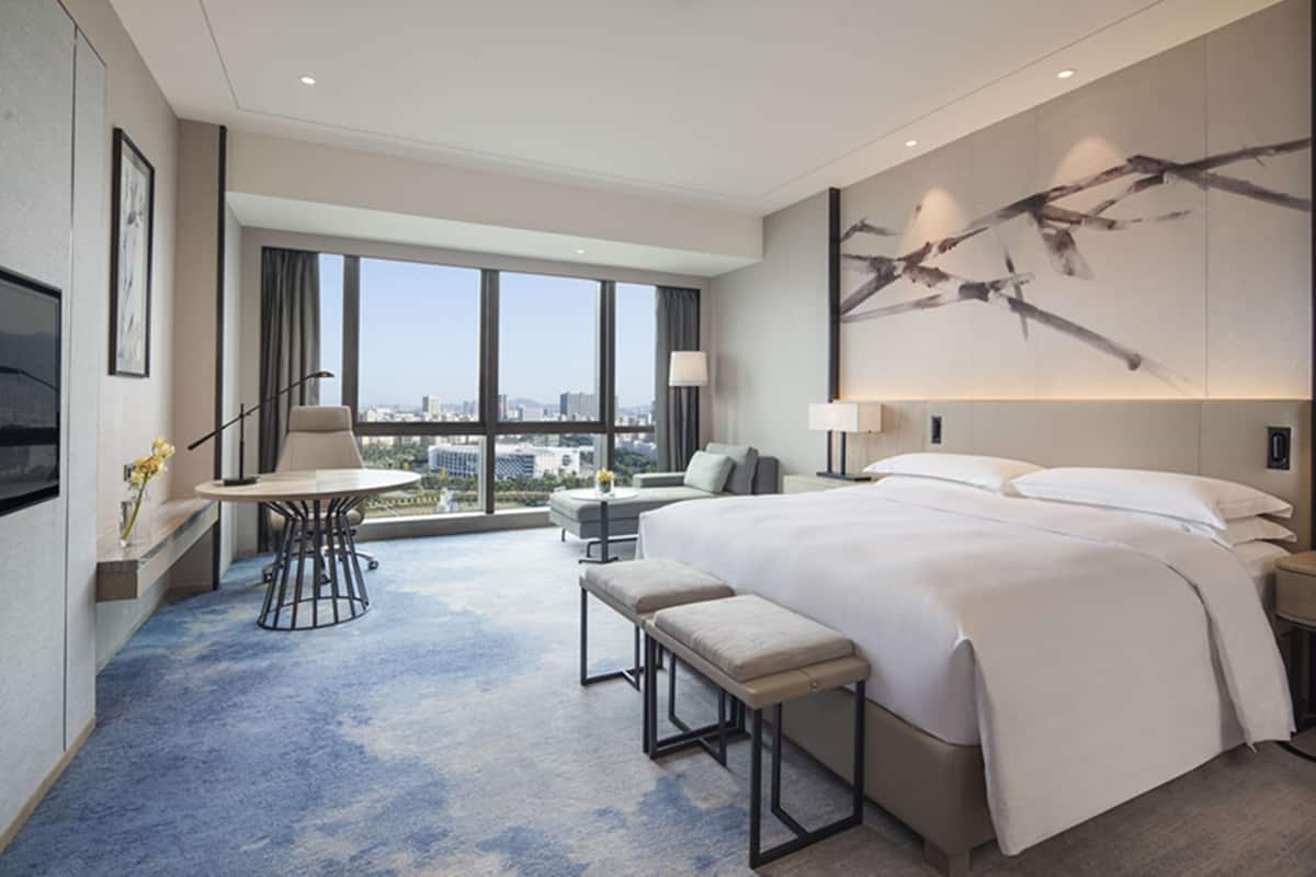 King Guest Room Park View | Premium bedding, down comforters, memory foam beds, minibar