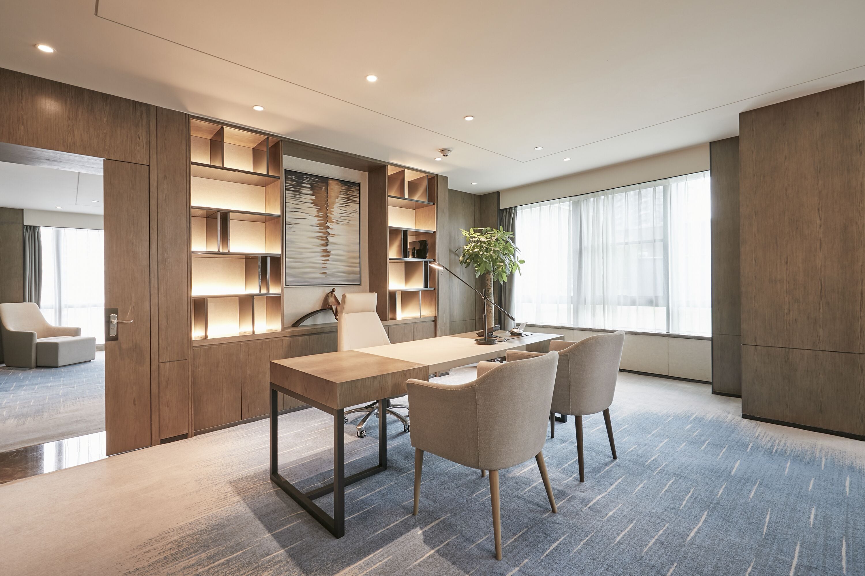 king ambassador suite | living area | 42-inch lcd tv with cable channels, tv