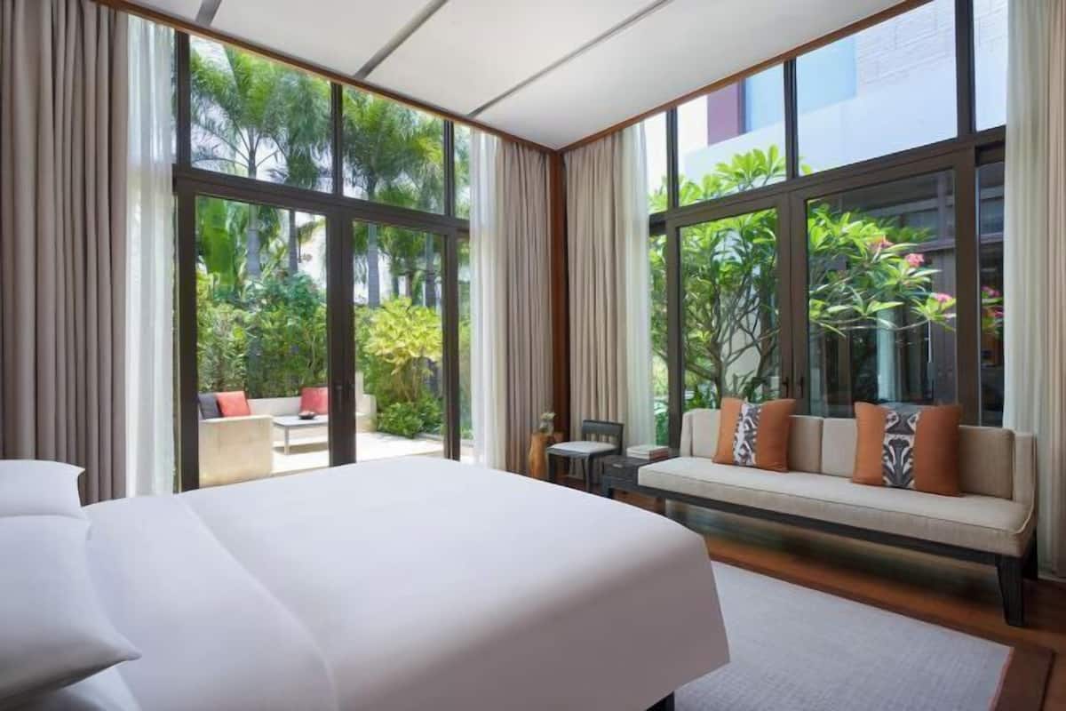 1 bedroom, Egyptian cotton sheets, premium bedding, Select Comfort beds
