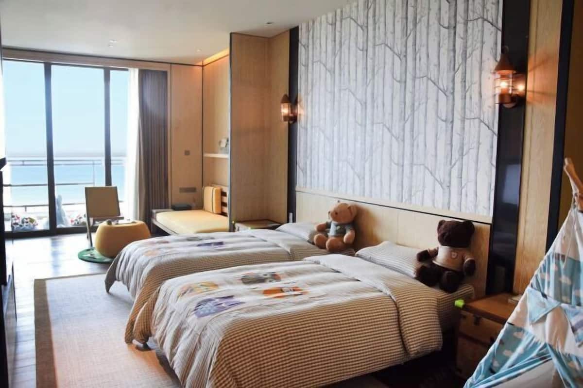 1 bedroom, Egyptian cotton sheets, premium bedding, Select Comfort beds