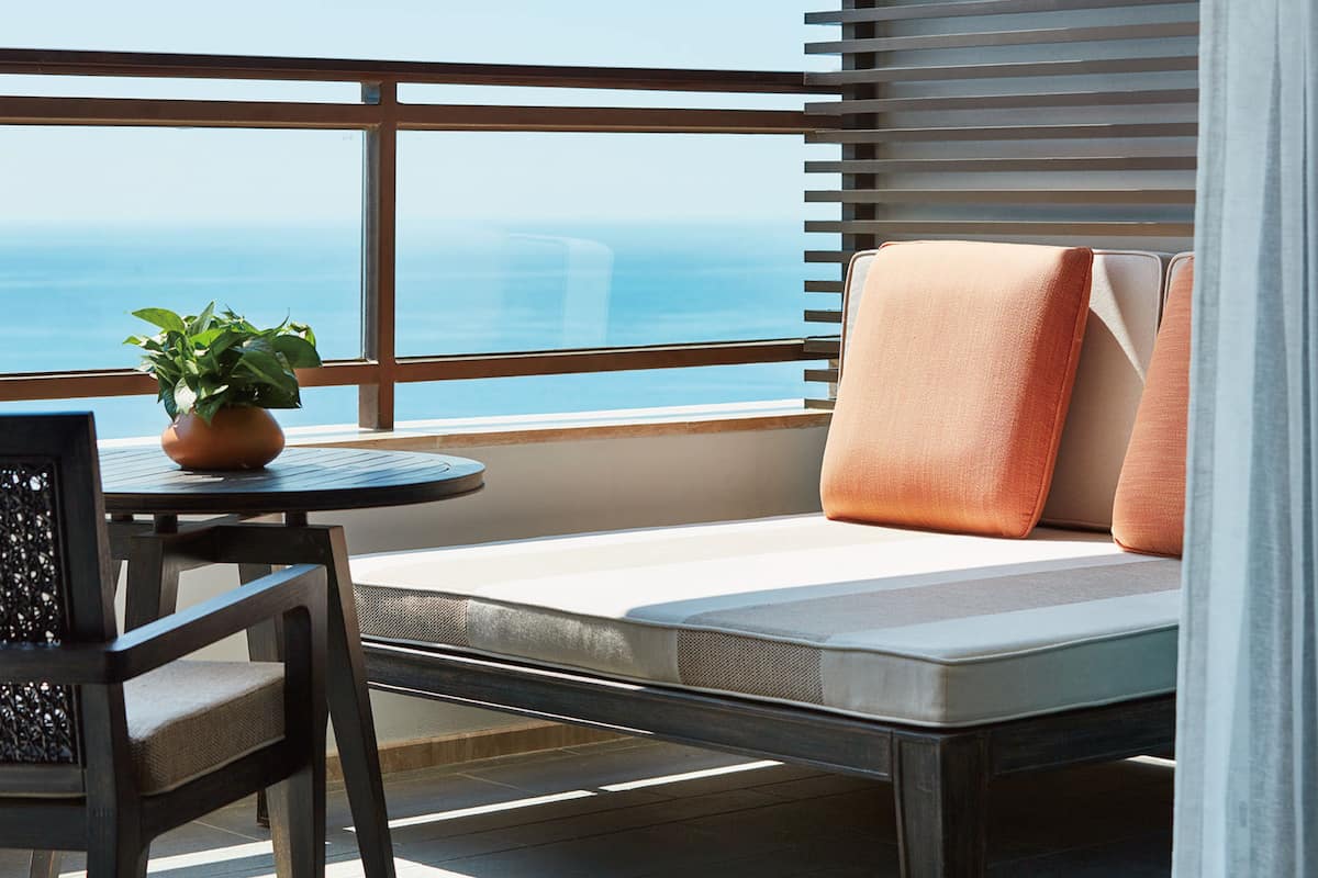 1 bedroom, egyptian cotton sheets, premium bedding, select comfort beds