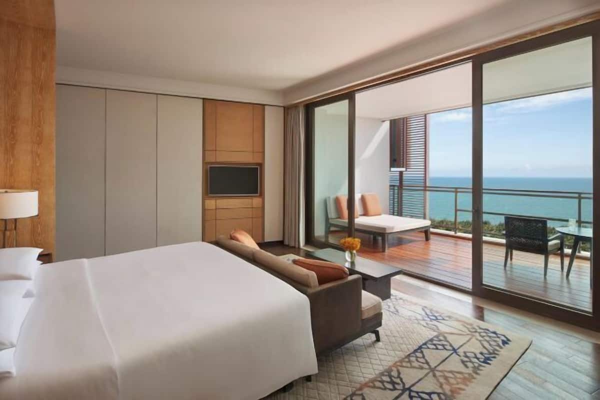1 bedroom, Egyptian cotton sheets, premium bedding, Select Comfort beds