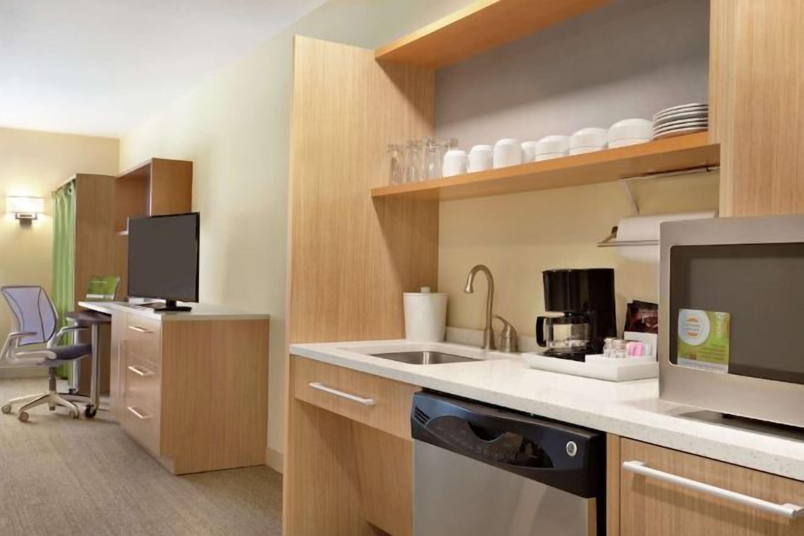 私人厨房 | 大冰箱、微波炉、洗碗机、茶具/咖啡用具