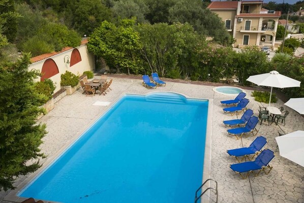 Utomhuspool