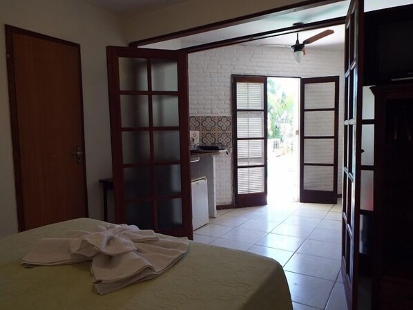 Studio | Minibar, iron/ironing board, rollaway beds, free WiFi