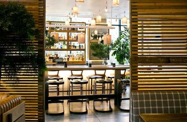 Breakfast, lunch and dinner served - 1 Hotel Brooklyn Bridge (Brooklyn)