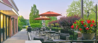 Latham Hotels with Free Airport Shuttle: $69 Hotels with Free Airport Shuttle | Travelocity