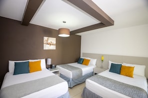 Bureau, fer et planche à repasser, Wi-Fi gratuit, draps fournis