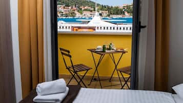 In-room safe, free WiFi, bed sheets