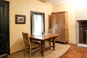 Cottage, 1 King Bed (Annie's suite) | In-room dining